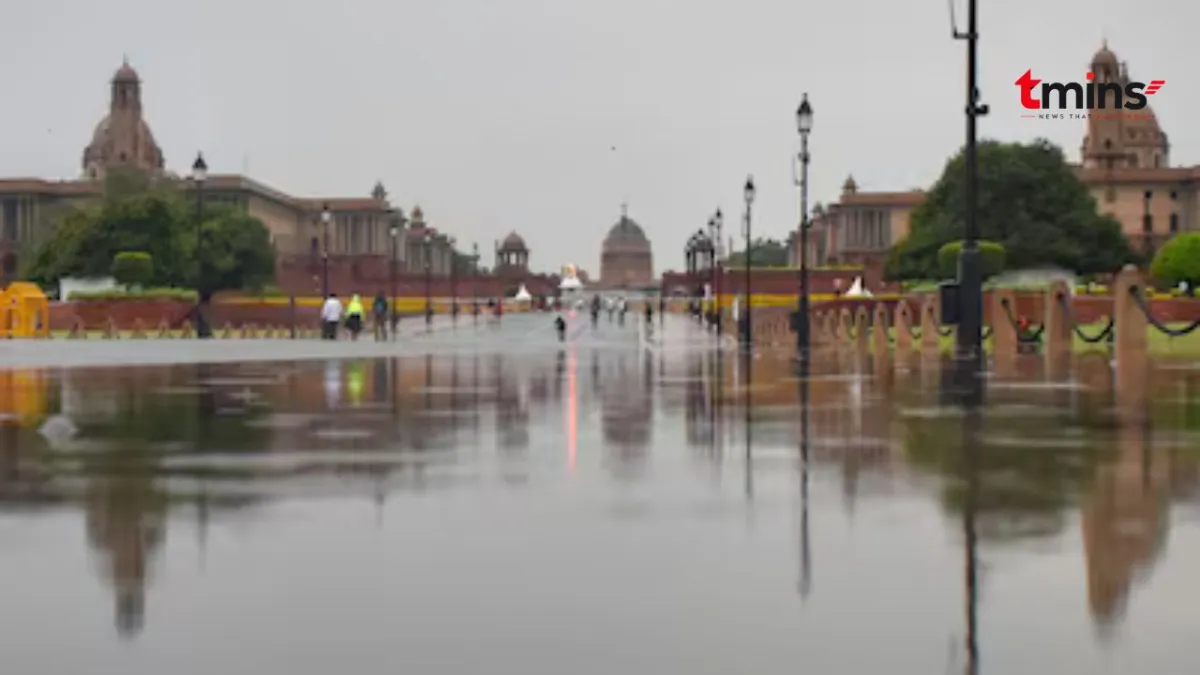 Delhi Weather News: बारिश के बाद गिरेगा तापमान, शनिवार को भी बारिश